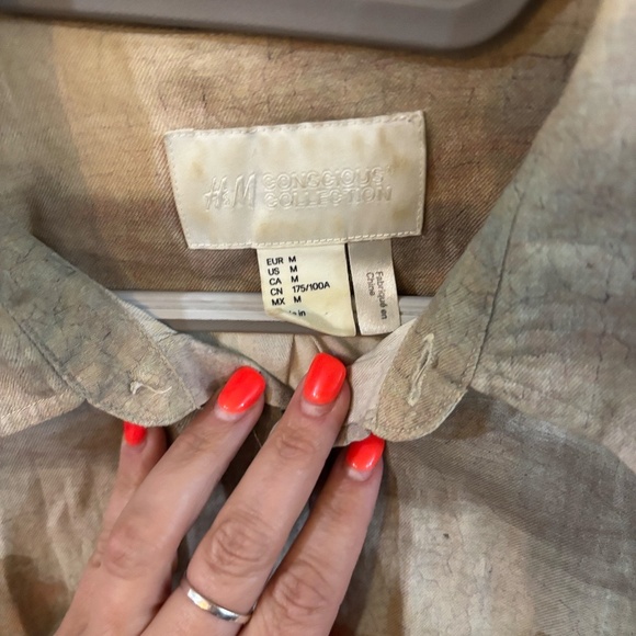 pattern button up shirt  looking for best offer - Picture 3 of 5